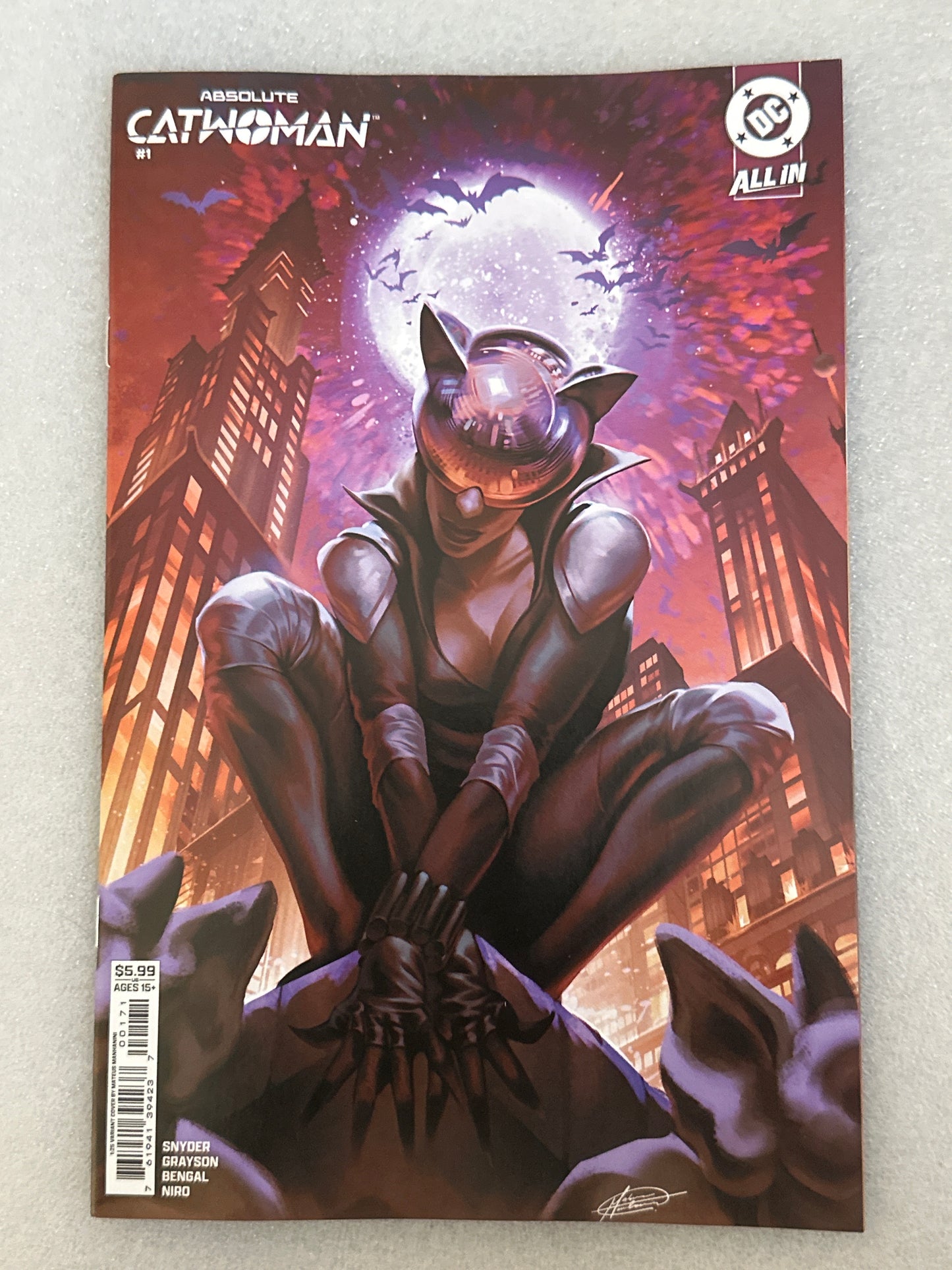Absolute Catwoman #1 1:25 Manahanini Variant DC 2026