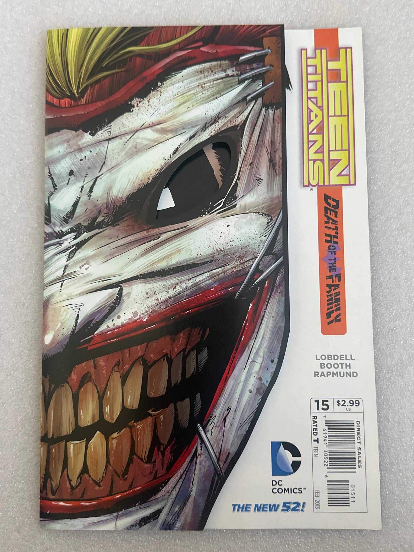 Teen Titans #15 Diecut Cover DC 2013