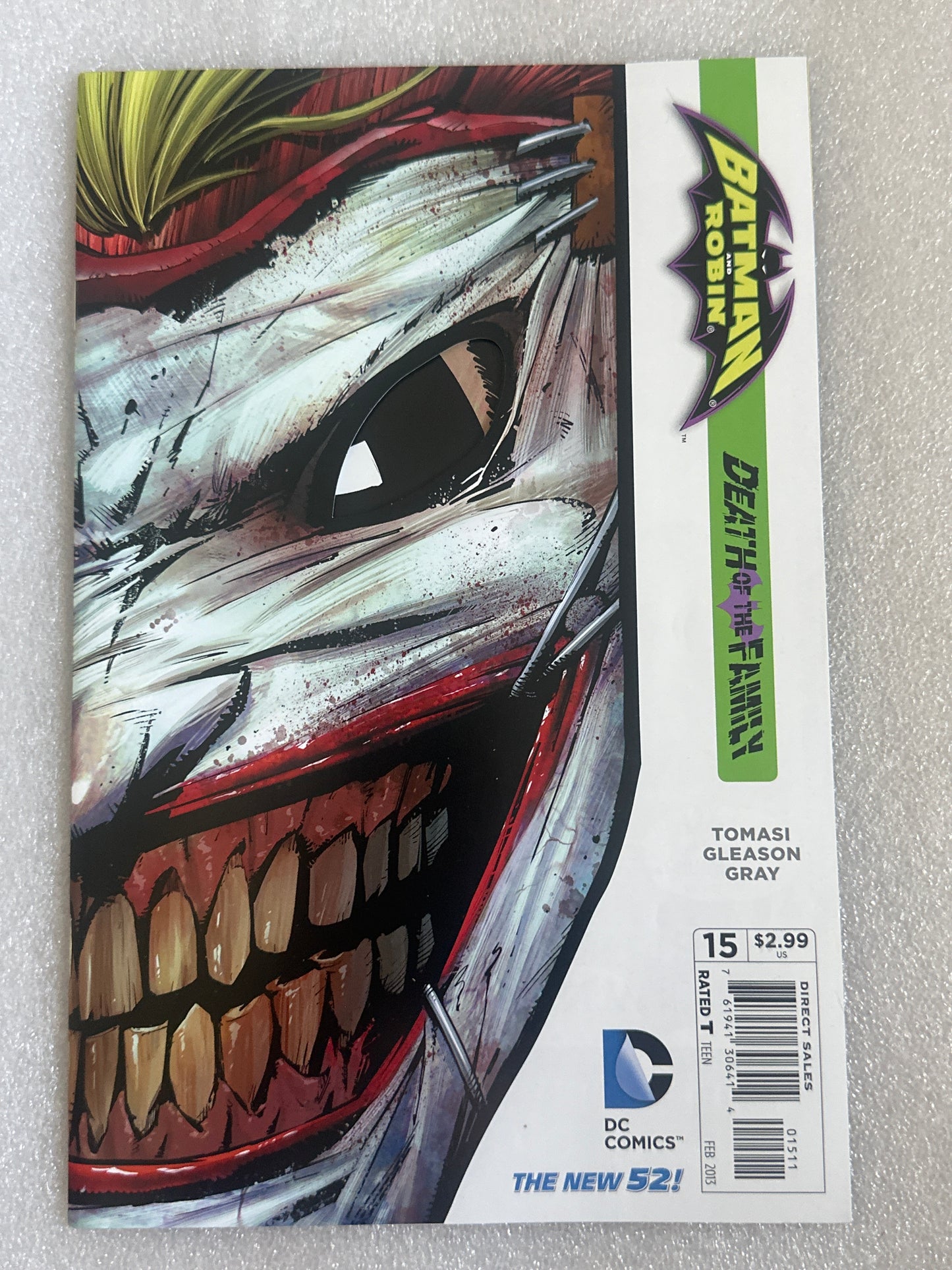 Batman and Robin #15 New 52 Die-Cut Cover Death of the Family DC 2013